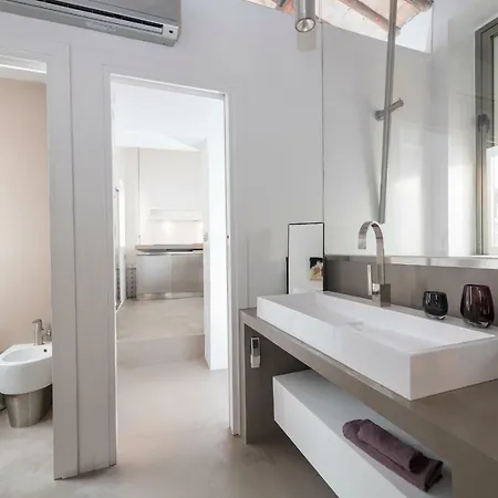 Apartment Two Bedrooms With Solarium With View On San Peter Church And Sant'angelo Castle